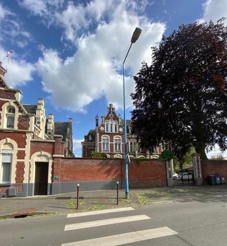 Krisko Parking Prive Et Clos Armentières エクステリア 写真